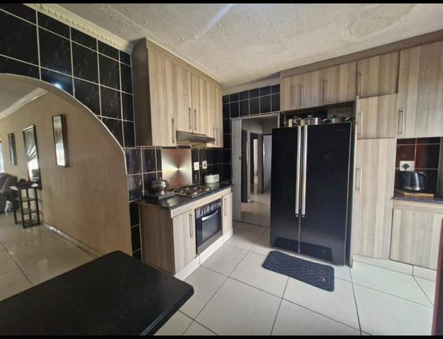 4 BEDROOM HOUSE FOR SALE IN DANVILLE